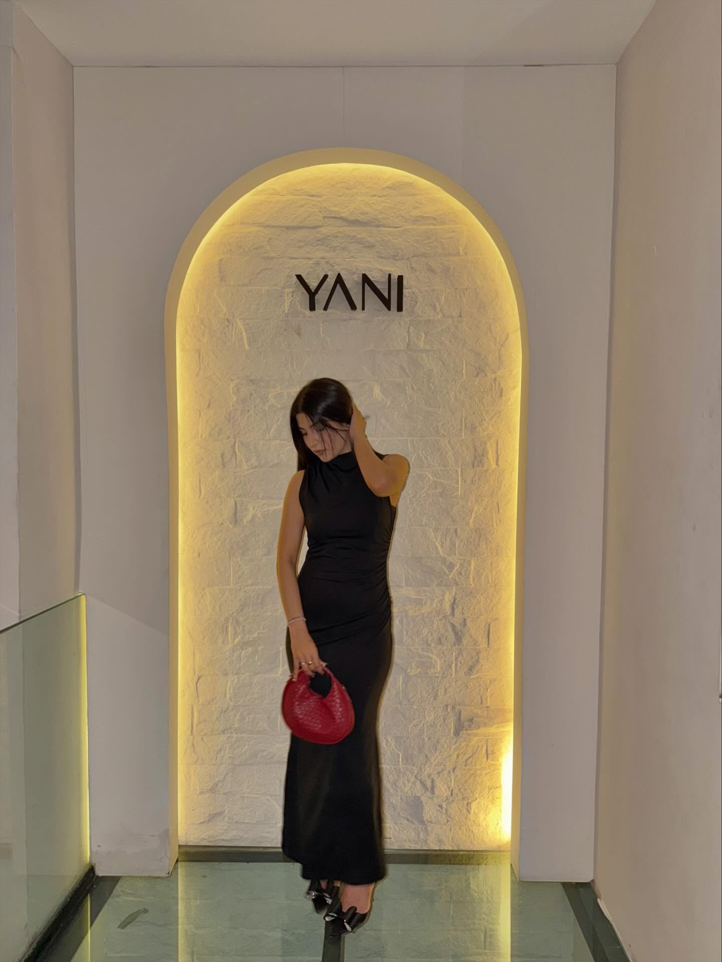 Black Bodycon Dress